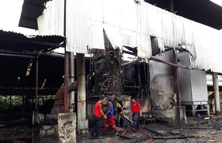 Panik, para pekerja berhamburan melarikan diri