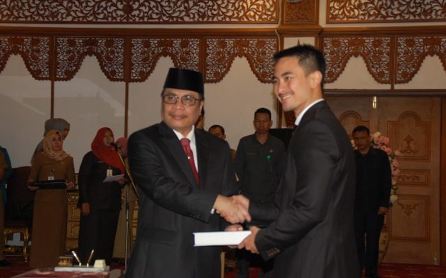 Ada yang menarik dalam pidato pertamanya sebagai Gubernur Jambi, Zola sempat menyebutkan ketidakhadiran mantan Gubernur Jambi, Hasan Basri Agus (HBA). 