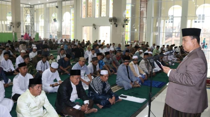 Shalat Idul Adha Bersama Warga, PLH Bupati Merangin Ajak Makmurkan Mesjid