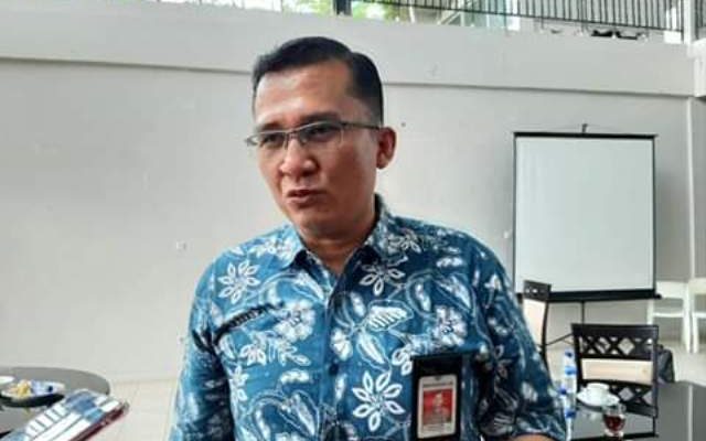 Aktivitas hari pertama, Senin (12/11) pasar Angso duo terlihat ramai. Pasalnya para pedagang sudah mulai memindahkan barang dagangan.