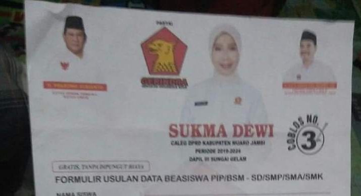 Sutan Adil Hendra, Sabtu (5/01/2019) siang membantah perintah yang menyuruhnya menyalurkan beasiswa PIP. Foto : Formulir beasiswa PIP