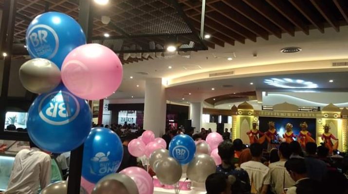 pusat perbelanjaan yang berada di The hok, yakni Mall Transmart pertama kali di Kota Jambi hari ini resmi di buka, Jum'at (17/5/19).