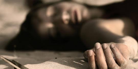 Seorang pria secara brutal bunuh istrinya dan datang ke kantor polisi Patharpratima, Bengal, India dengan bawa tas berisi kepala istri, Senin, (27/5/2019) pukul 8.30 waktu setempat.