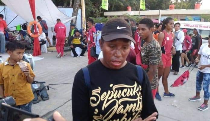 Pelatih Papua keluhkan dangkalnya Danau Sipin pada Kejurnas Dayung. Rosa, pelatih PPLP Papua memberikan keterangan pada awak media, Jumat (26/07/2019) siang.