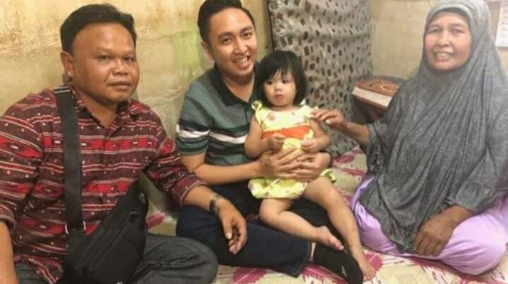 TKI Meninggal, Ketua DPRD Sungai Penuh, Fikar Azami diam-diam ke Negeri Jiran keluarga dan anak dari mendiang Dewi Nona, Selasa (02/07/19).