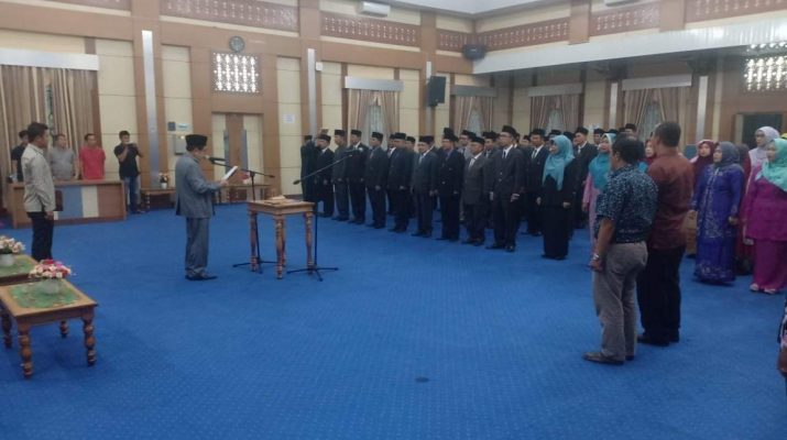 Wako Sungai Penuh melantik 102 pejabat diantarnya pejabat Eselon I, II dan III, Jumat (30/08/2019) di Aula Kantor Walikota Sungai Penuh.