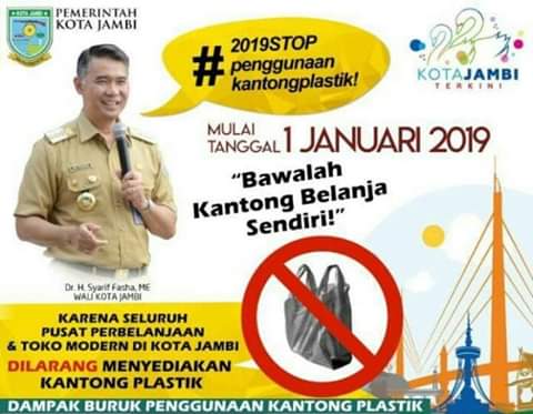 Kebijakan Walikota Jambi, Syarfi Fasha mulai berlaku, salah satunya pengunaan kantong plastik. Larangan pengunaan plastik dimulai pada 1 Januari 2019 lalu.