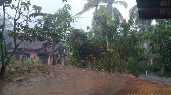 Lama tak hujan, Selasa (27/8/19) pukul 15.00 Wib, Kota Jambi diguyur hujan.