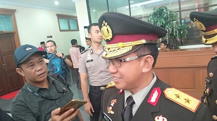 Kapolda Jambi, Muchlis AS mengatakan ada 9 tersangka sudah diamankan terkait Karhutla di Provinsi Jambi. Hal ini dikatakannya usai rapat paripurna di Gedung DPRD Provinsi Jambi, Jumat (16/08/2019) siang