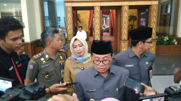 Gubernur Jambi saat ditemui awak media usai rapat paripurna, Senin (02/09/2019)