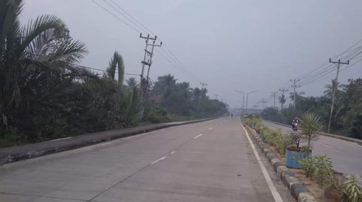 Angka ISPU tercatat 129 PPM di Kuala Tungkal, Tanjabbar, Kamis (05/09/2019). Angka ini naik dibanding Senin (01/09/2019). Hari ini dibagikan masker melihat kondisi udara yang memburuk.