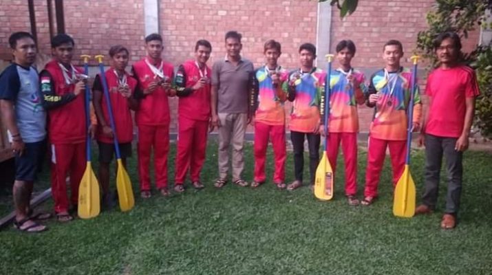 Atlet Federasi Arung Jeram Indonesia Provinsi Jambi berhasil meraup 11 medali. Harumkan Jambi, Ketua DPRD Undang Atlet FAJI ke Gedung Dewan.