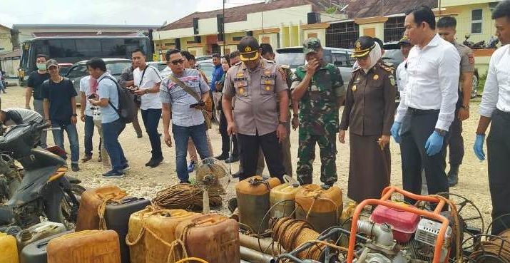 Kapolres Batanghari, Kamis (09/10/2020) menunjukkan hasil operasi tambang ilegal.