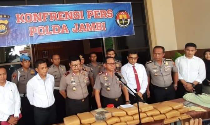 Polda Jambi Ringkus 29 Kg Ganja Di Gudang Sekolah