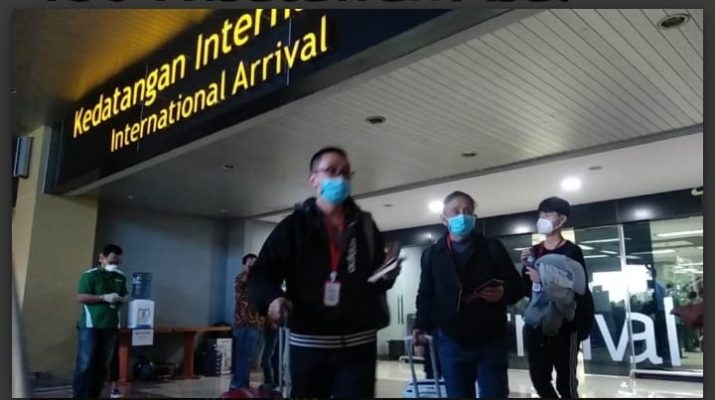 Kedatangan Turis Tiongkok, Minggu (26/01/2020) di Bandara Internasional Minangkabau, Bikin panas Sumbar ditengah heboh virus Corona.