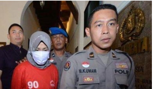 Setelah Hina Walikota, Ibu Ini Menangis Anaknya di Teror