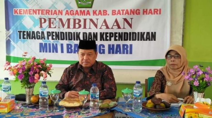 Terima Kunjungan Kemenag, Guru Madrasah Negeri 1 Batanghari Dapat Ini