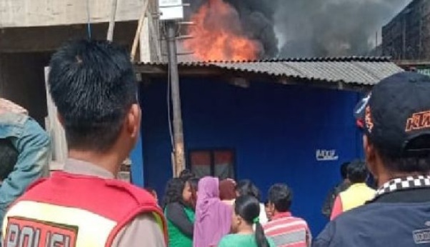 Tragis, 94 Kendaraan Karyawan PT Ini Ludes Terbakar