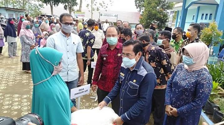 Walikota Berikan Bantuan Sosial Kepada 24.995 KK