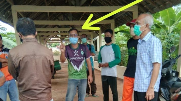 Ketua RT viral setelah tolak pemakaman jenazah perawat akibat Covid-19, sesenggukkan menangis minta maaf. Mirisnya diketahui, istrinya