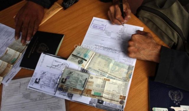 DINAMIKA JAMBI - Heboh di Samsat Merangin berlanjut. Diduga ratusan korban tertipu, 6 orang sudah melapor ke Samsat Merangin hari ini.