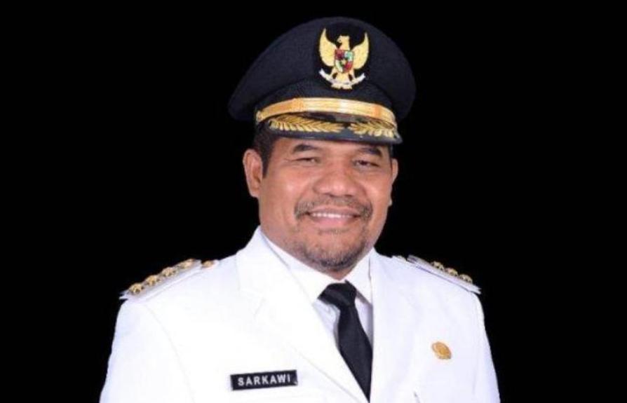 Bupati Bener Meriah, Aceh, Sarkawi sampaikan pengunduran diri dari jabatannya di depan jamaah salat Id, Minggu (24/05.2020).