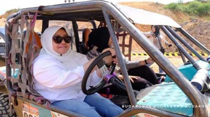 Bupati Muarojambi, Hj Masnah Busro buka event Adventure Offroad, memperingati HUT ke-8 Suzuki Jip Indonesia (SJI), Jumat (13/3/2020).
