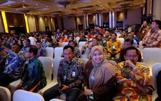 Bupati Muaro Jambi, Hj Masnah Busro hadiri Rakornas Investasi 2020, Kamis 20 Februari 2020. Masnah optimis untuk perizinan dan investor.