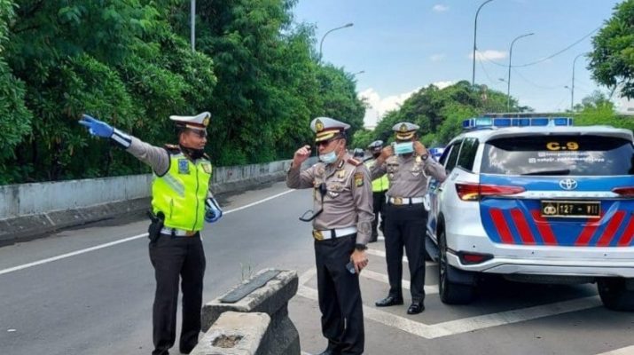 Cegah Covid-19, polisi tutup pintu arus balik masuk DKI. TNI dan Polri akan berjaga-jaga di titik yang ditentukan dari berbagai wilayah