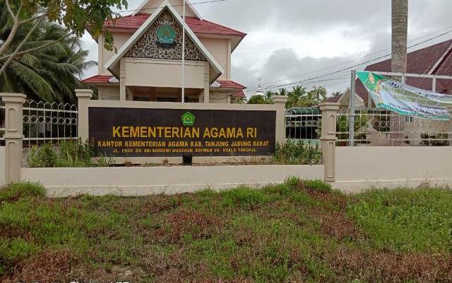 DINAMIKA JAMBI - Kemenag Tanjabbar keluarkan edaran terkait pembayaran zakat fitrah 2020. Hal ini telah melalui musyawarah bersama MUI 