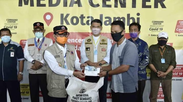 Gubernur Salurkan Bantuan JPS Covid-19 Untuk Kota Jambi