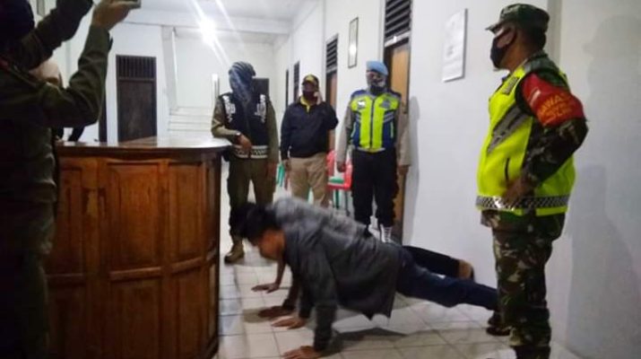 Tak Gunakan Masker, Pegawai Hotel Pinang Masak Disuruh Push Up