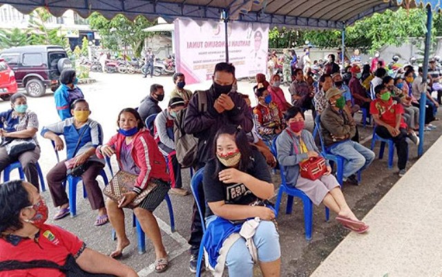 FKPPPN minta potong gaji pejabat untuk bantuan pada rakyat selama pandemi Covid-19. Terlebih, dengan BUMN yang belakangan gaduh soal jabatan dan gaji.