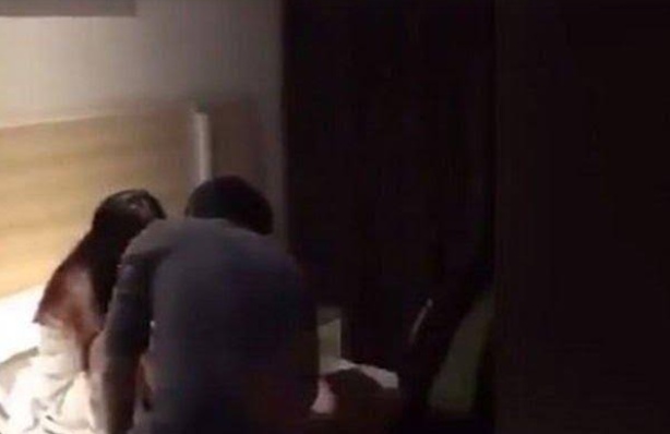 Pria Ini Menjual Istrinya Rp 400.000, Kadang Main Bertiga