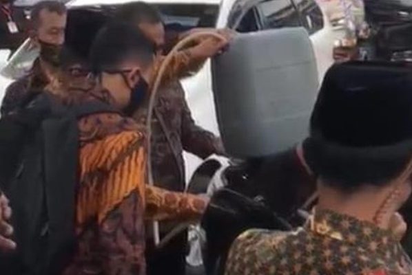 Viral Video Mobil Dinas Wakil Presiden Habis BBM di Jalan