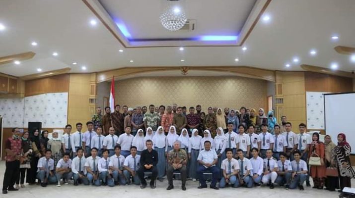 Lepas 34 Calon Mahasiswa BUD Akamigas Cepu, Ini Pesan Bupati