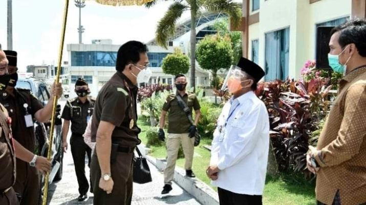 Kajati Baru Tiba di Jambi, Gubernur Lakukan Penyambutan