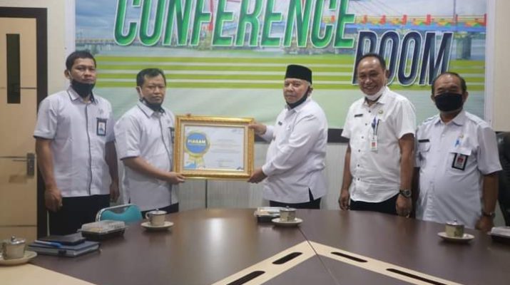 Bupati Terima Penghargaan Dari BPS Pusat