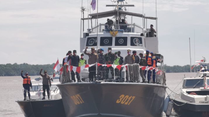 Nelayan dan Polisi Peringati Detik-Detik Proklamasi Disini