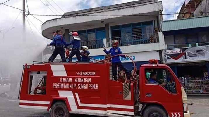 Paripurna DPRD Merangin Bupati sempat berhenti sejenak saat sampaikan tanggapan Damkar. Bupati belanjakan 2 Damkar di APBD-P Merangin