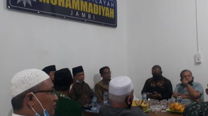 Calon Gubernur Jambi Al Haris, sambangi kantor PW Muhammadiyah Jambi, Sabtu (5/9/20) yang terpantau ada tim inti Fasha.