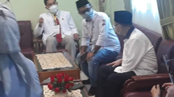 Jalani Test Kesehatan, CE Dihadang KPU di RSUD