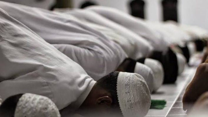 Bermula Dari Kotak Amal, Imam Masjid Dibacok Jamaahnya Saat Lagi Sholat