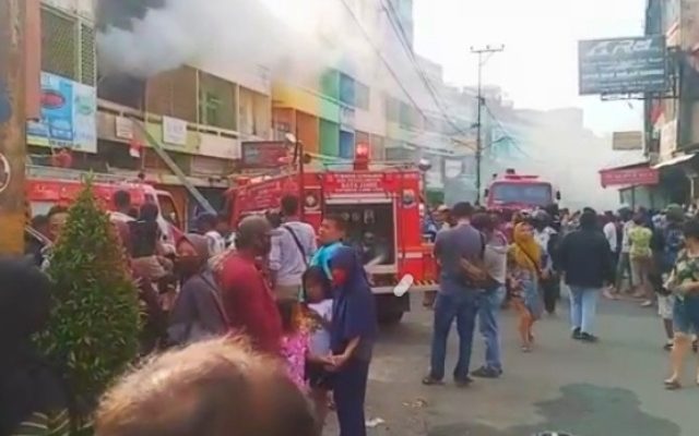 Salah Satu Ruko di Pasar Jambi Terbakar