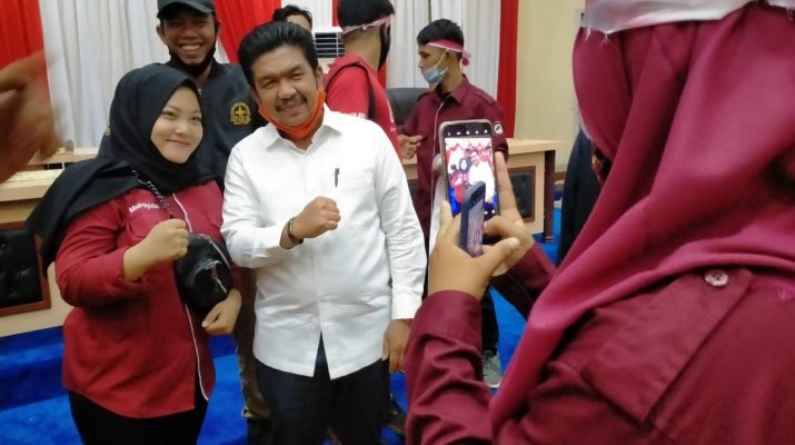 Tontawi Jauhari Jadi Primadona Ditengah Massa Demonstrasi