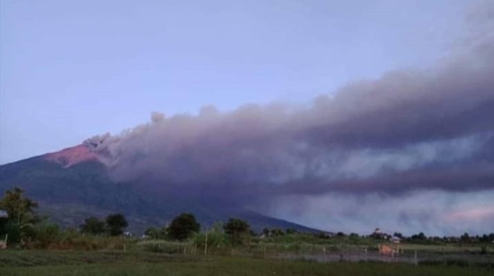 Gunung Kerinci Keluarkan Asap Tebal, ini Penjelasan BBTNKS