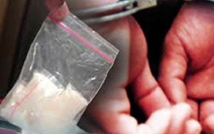 Nama baik Polri dicoreng oleh oknum Polisu yang berinisial AS, dirinya di tangkap oleh warga saat melakukan pesta sabu, Kamis (22/10).