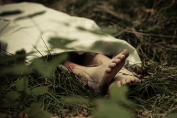 Dendam dengan bekas mertua, yang dinilai menjadi perusak rumah tangganya. Ariska, Pria usia 25 tahun ini habisi Mantan Istrinya. 