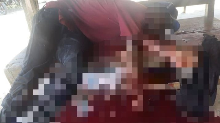 Akibat nekat selingkuhi istrinya, suami gelap mata dan ngamuk. Sekali bertemu, Wayan tewas sekali tebas di lehernya. 