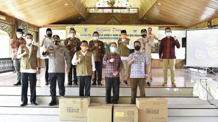 Rakor Pilkada Serentak Tahun 2020 dan Penanganan Covid-19, yang berlangsung di Pendopo Rumah Dinas Bupati Batanghari,